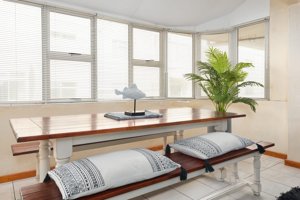 Comfort Apartment, 2 Bedrooms | In-room dining