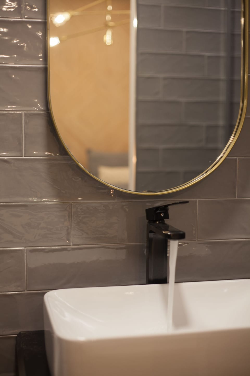 Deluxe Double Room | Bathroom | Shower, rainfall showerhead, hair dryer, soap