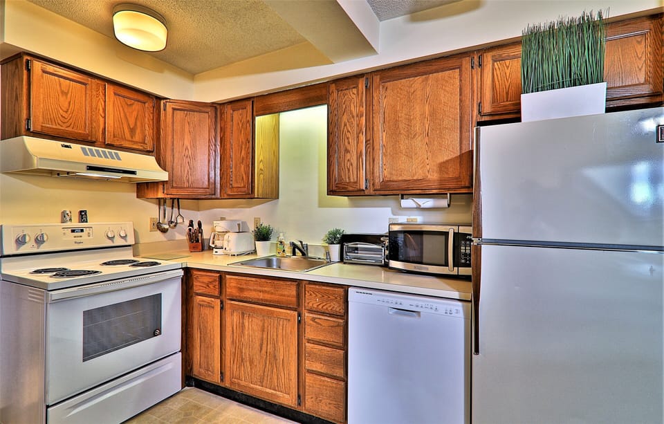 fully equipped kitchen