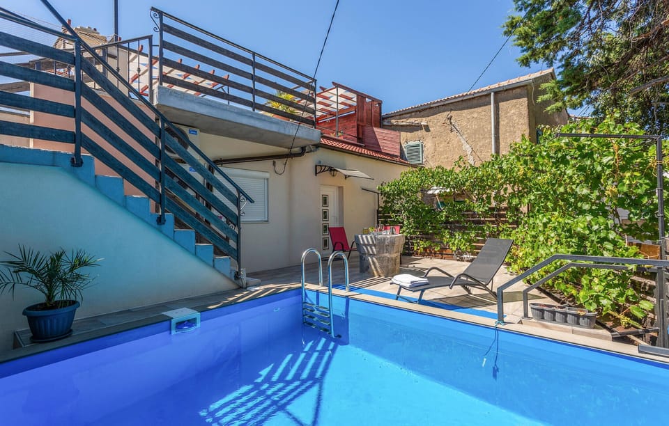 pool