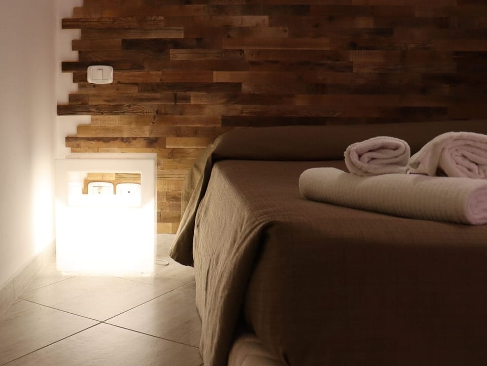 Superior Room | Minibar, in-room safe, bed sheets
