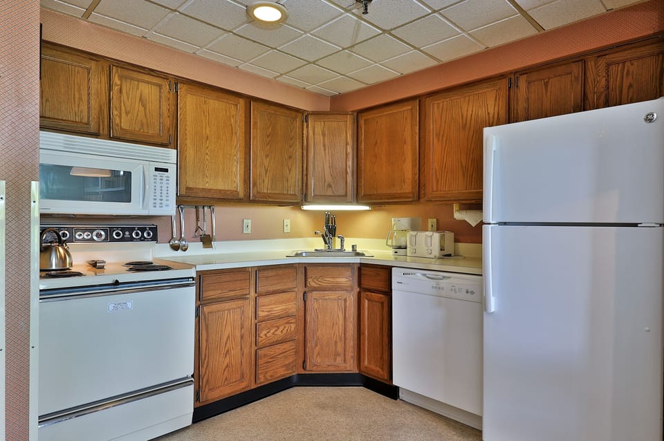 fully equipped kitchen