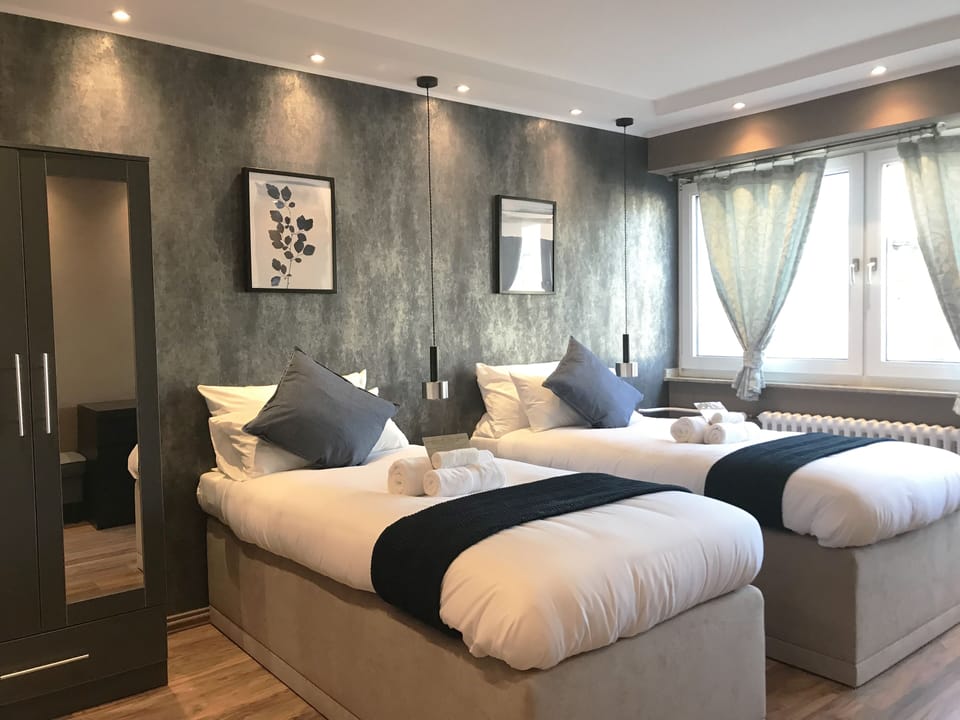 Mike's Four - Hostel Hostel in Neuss