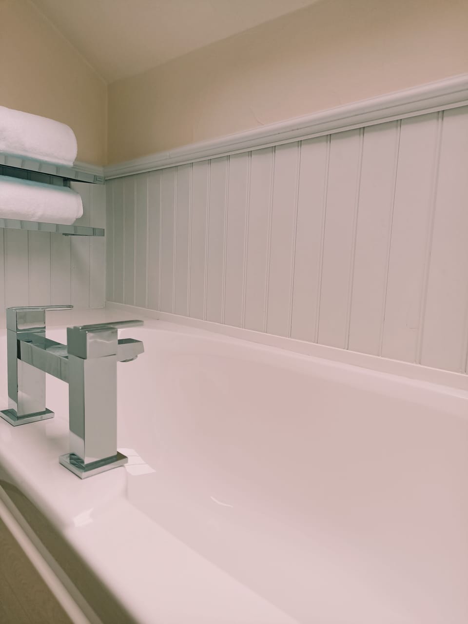 Double Room | Bathroom | Free toiletries, hair dryer, towels