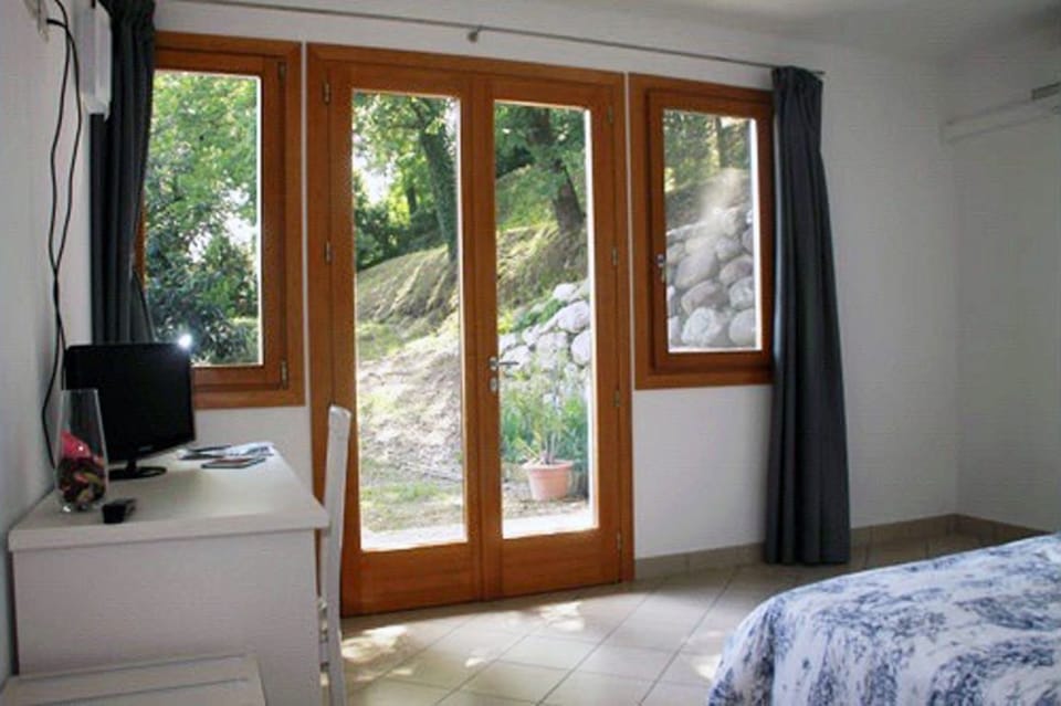 Superior Double or Twin Room | Desk, cribs/infant beds, rollaway beds, free WiFi