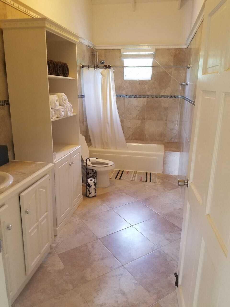 House | Bathroom | Shower, towels