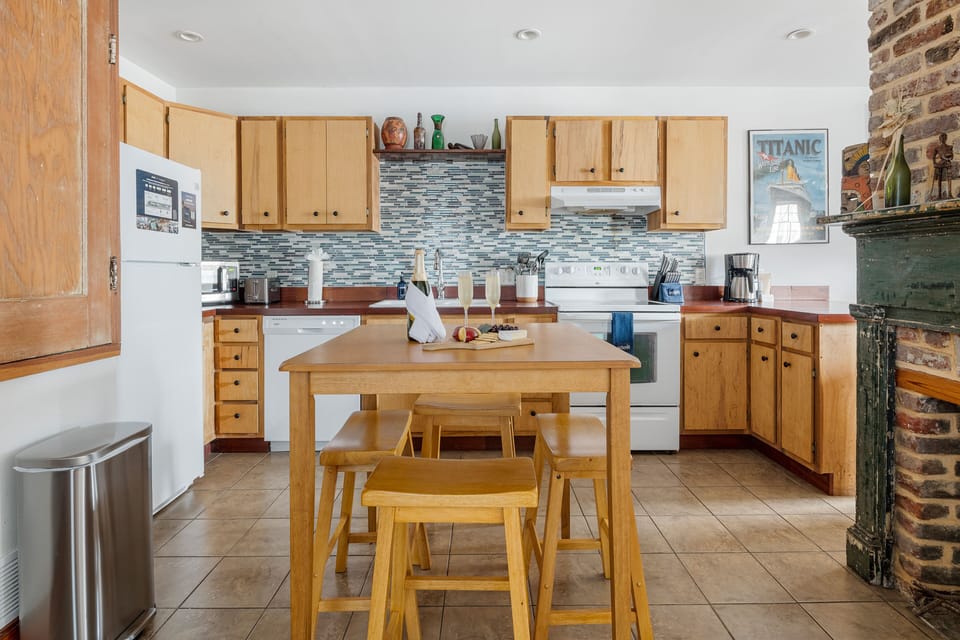 Eclectic Spring Street Getaway | Casa Verde