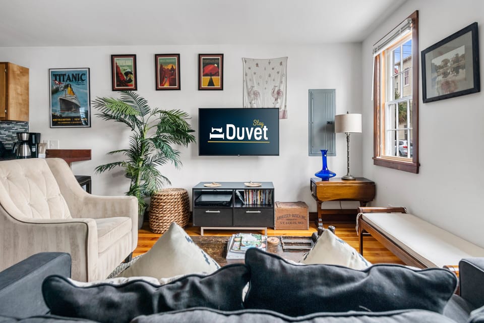Eclectic Spring Street Getaway | Casa Verde