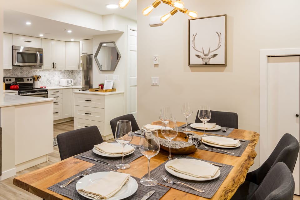 Dining Table with seating for 6