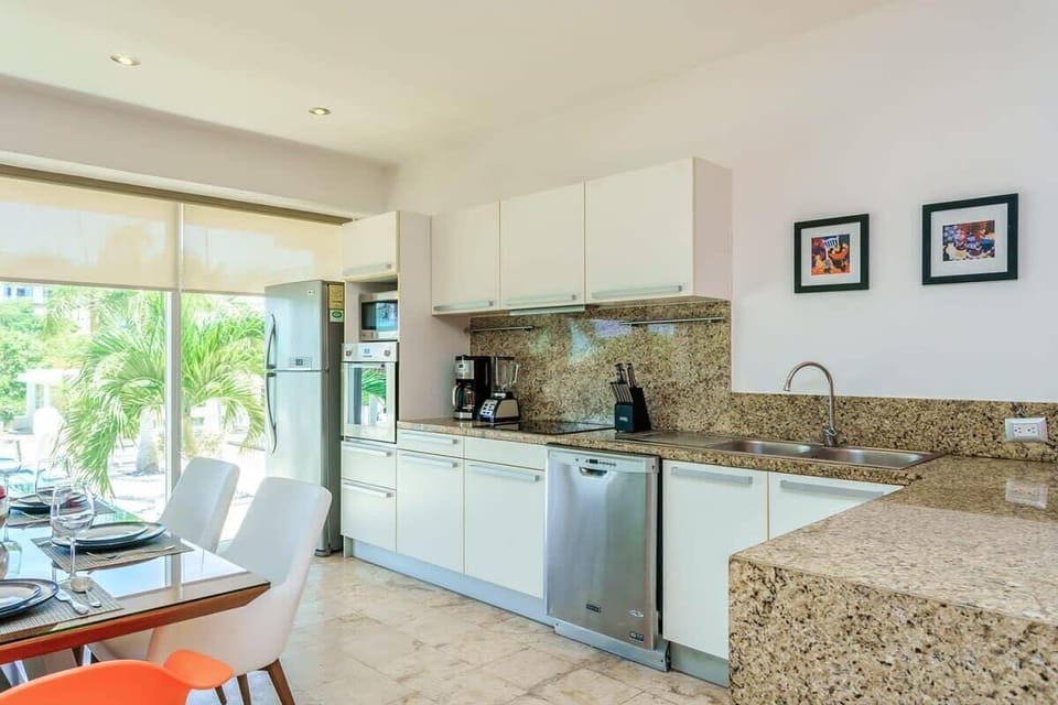 Outstanding kitchen fully-equipped