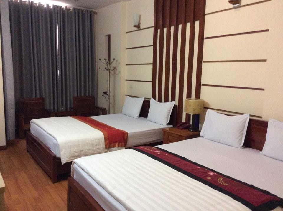 Double Room | Minibar, desk, free WiFi, bed sheets