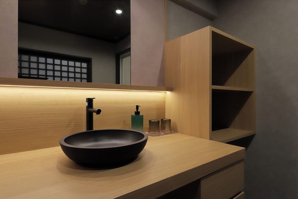 [Junior Suite] Japanese Modern Twin Room with Anteroom, 60 sqm, Private Bathroom | In-room safe, WiFi (free)