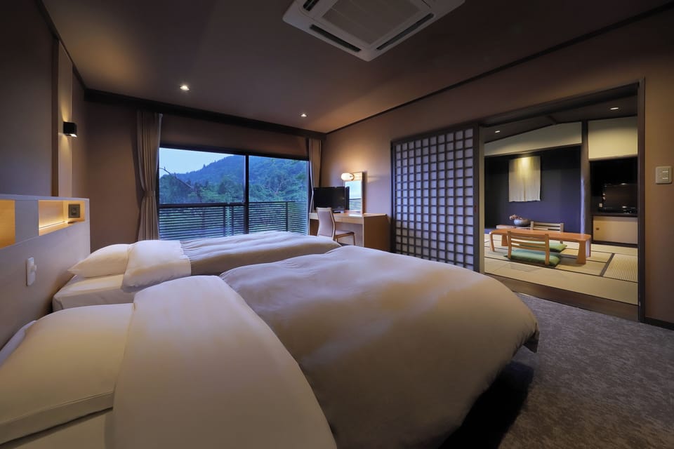 [Junior Suite] Japanese Modern Twin Room with Anteroom, 60 sqm, Private Bathroom | In-room safe, WiFi (free)