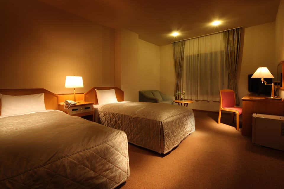 Western Twin Room, Private Bathroom | WiFi (free)