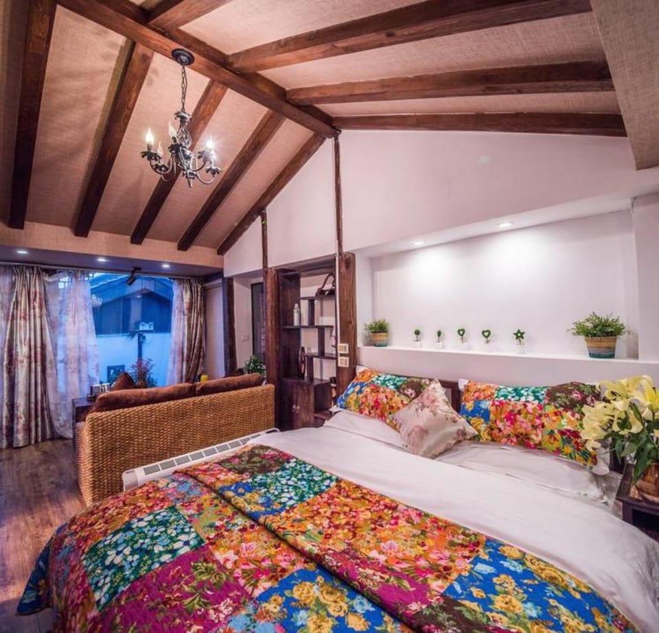 Deluxe Double Room | Desk, blackout drapes, WiFi (free)