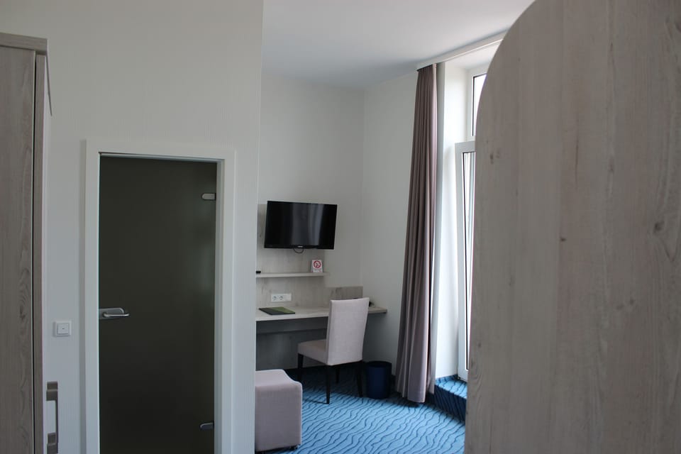 Superior Double Room | Television