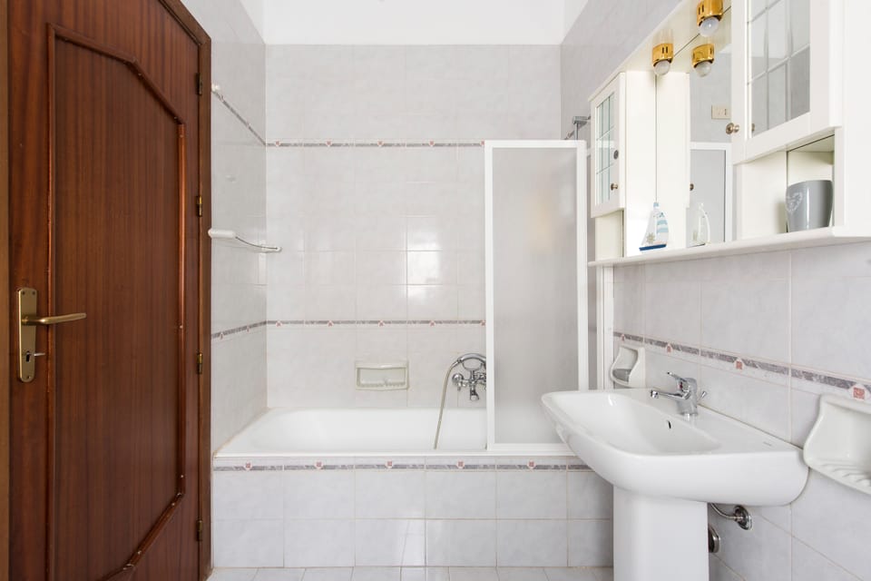 Casetta Vista Mare in Piazza a Mondello by Wonderful Italy Apartment in Palermo