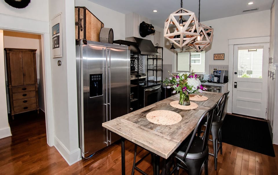 Deluxe Apartment, Private Bathroom, City View (Studio 555)