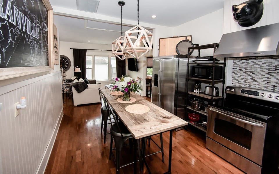 Deluxe Apartment, Private Bathroom, City View (Studio 555)