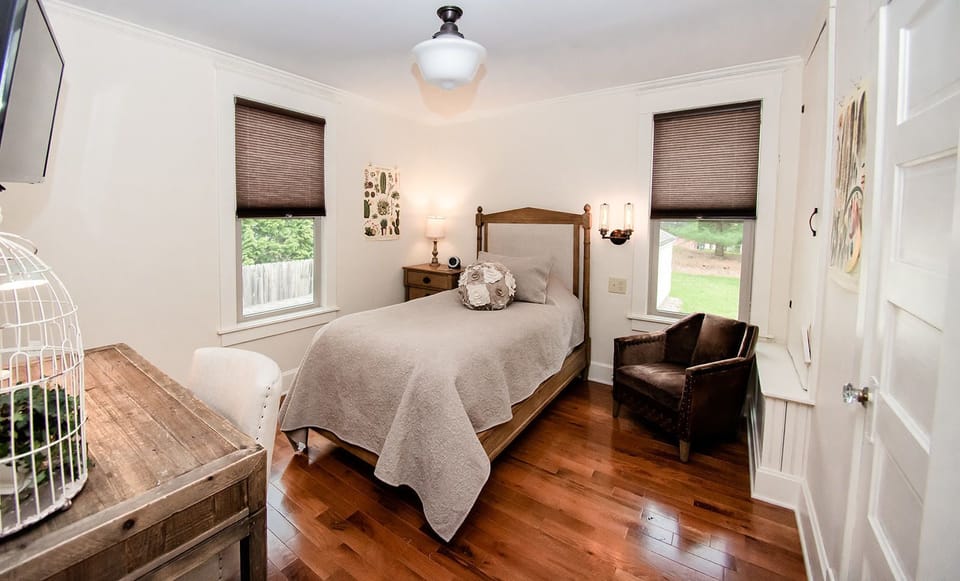 Deluxe Apartment, Private Bathroom, City View (Studio 555)