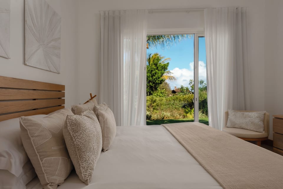 Villa (White Palmiste) | 2 bedrooms, premium bedding, down comforters, memory foam beds