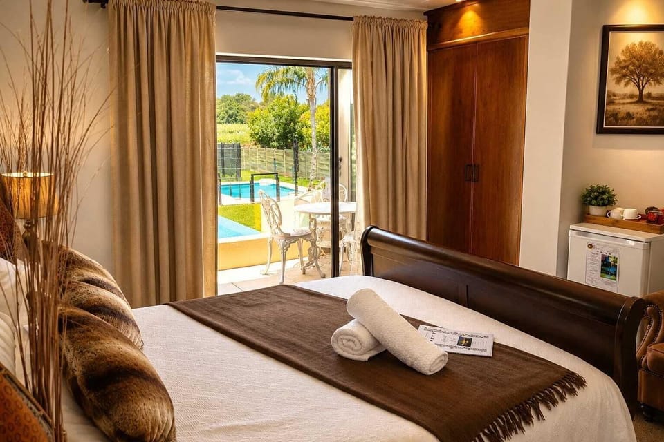 Luxury Room | Minibar (some free items), in-room safe, desk, soundproofing