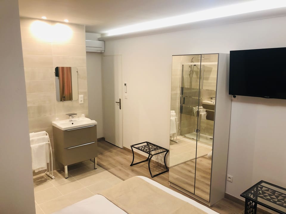 Comfort Double Room, Ensuite, Canal View | 1 bedroom