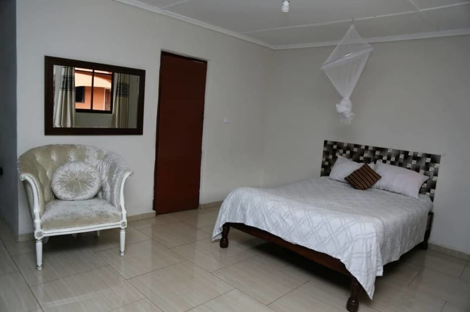 1 bedroom, iron/ironing board, rollaway beds, free WiFi