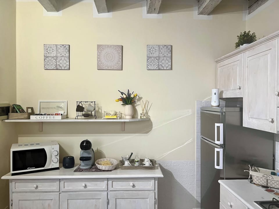 Classic Condo | Private kitchen | Espresso maker, coffee/tea maker, electric kettle