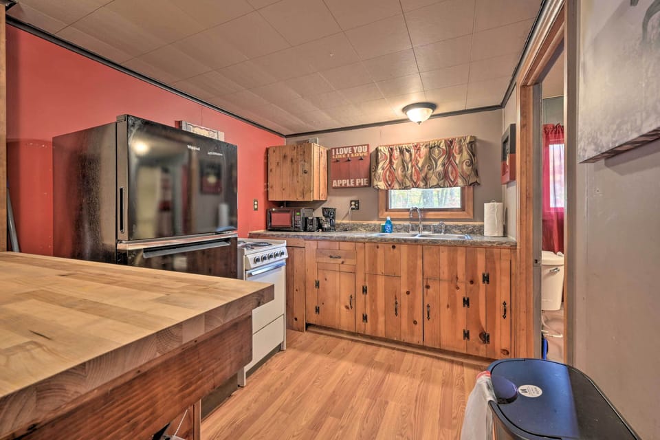 Kitchen | Toaster | Dishware