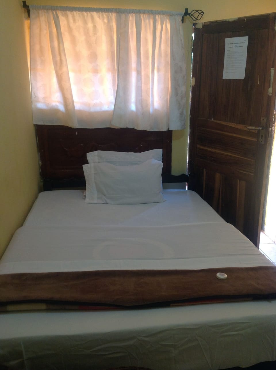 Desk, laptop workspace, iron/ironing board, rollaway beds