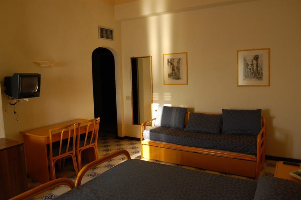 Minibar, in-room safe, desk, free WiFi