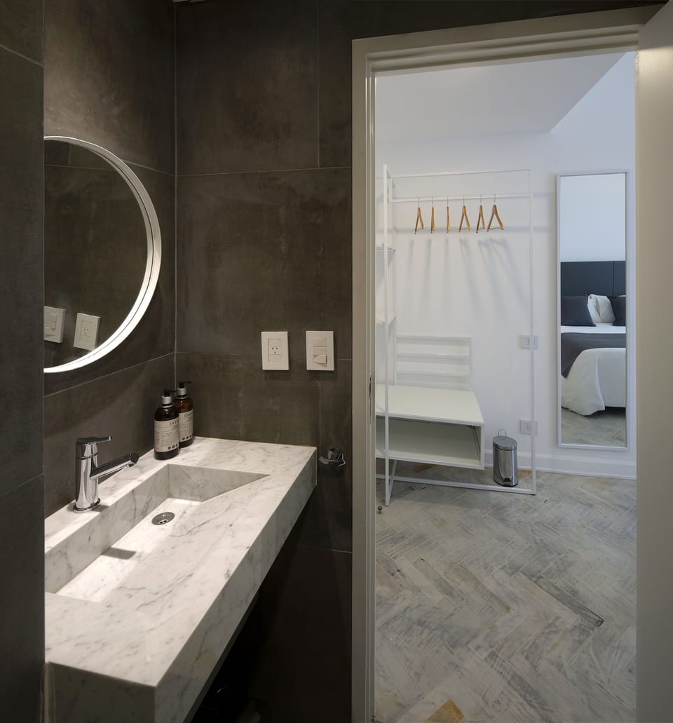 Rainfall showerhead, free toiletries, hair dryer, bidet