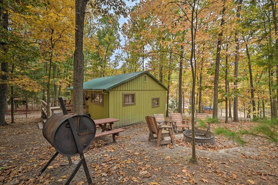 Cabin Exterior | Fire Pit