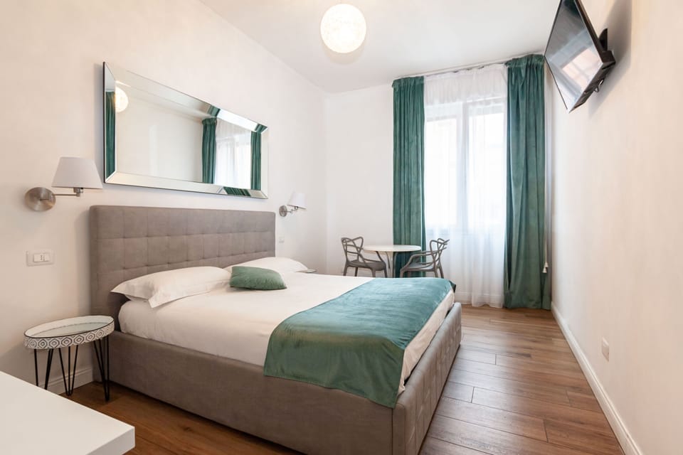 Double Room | Minibar, desk, soundproofing, free WiFi