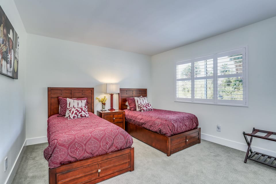 Twin Bedroom