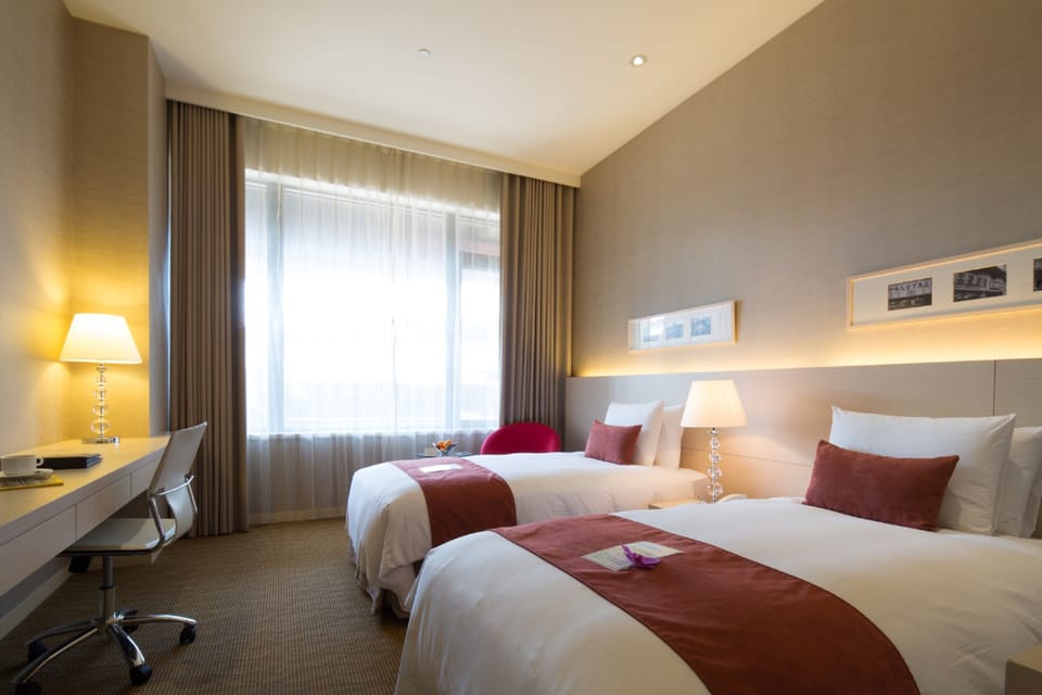 Deluxe Twin Room, 2 Twin Beds, 2nd Floor | Minibar, in-room safe, desk, iron/ironing board