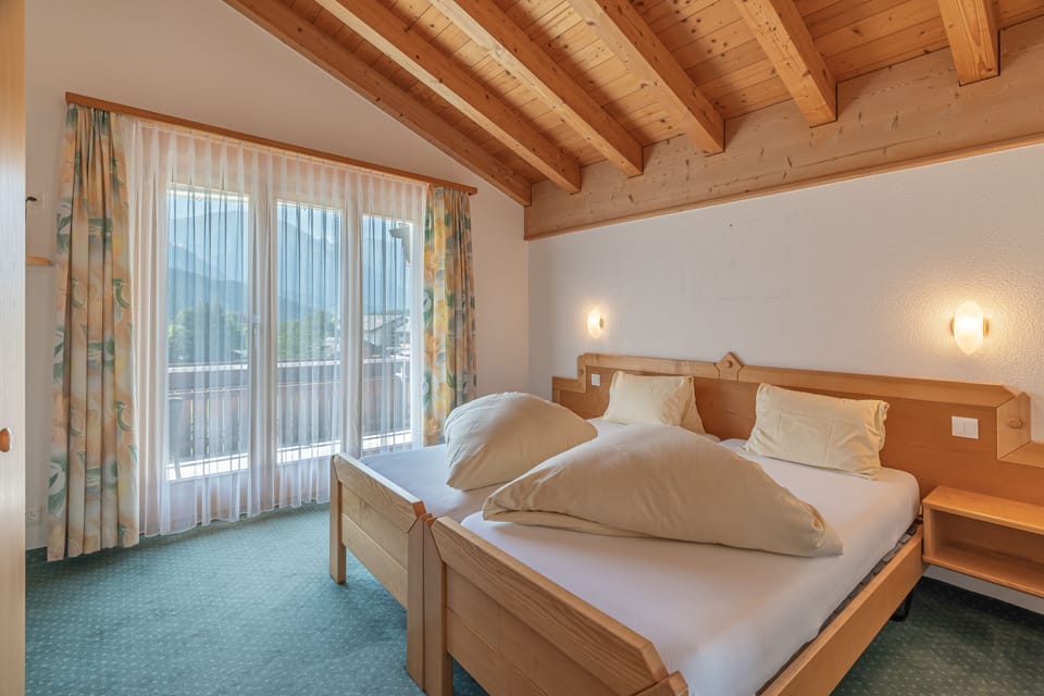 Double Room | In-room safe, desk, soundproofing, free WiFi