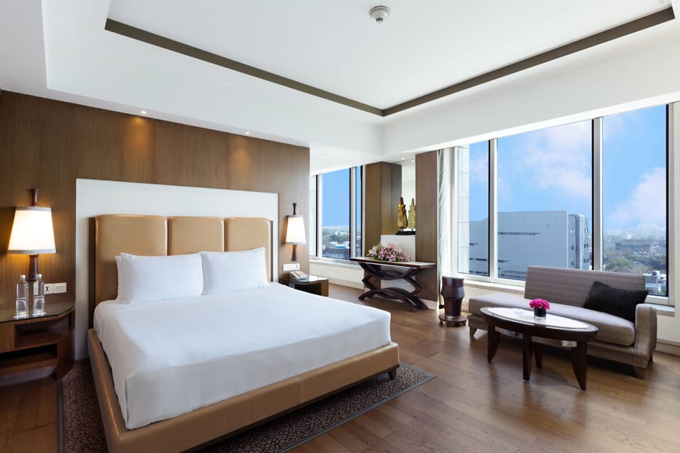 Suite, 1 Bedroom, Club Lounge Access | Premium bedding, pillowtop beds, minibar, in-room safe