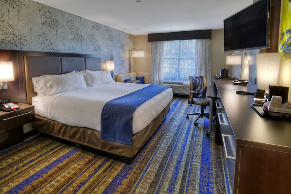 In-room safe, desk, laptop workspace, iron/ironing board