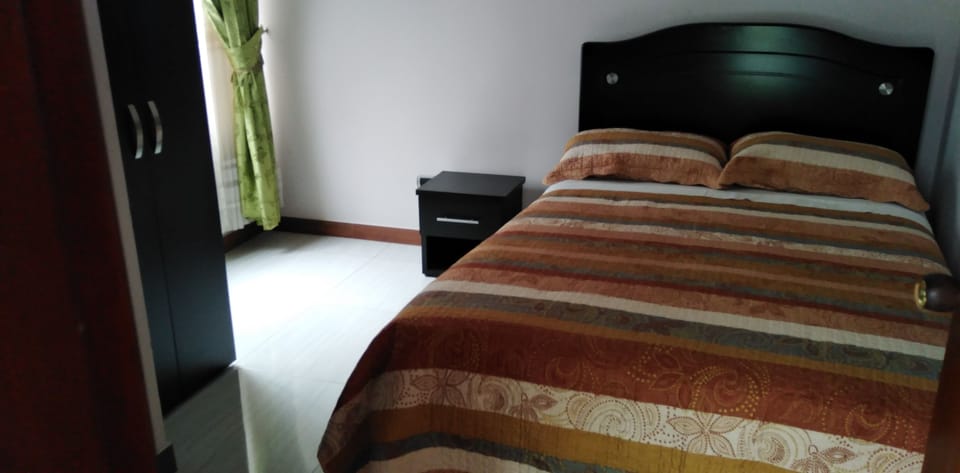 Business Room | WiFi (free), bed sheets