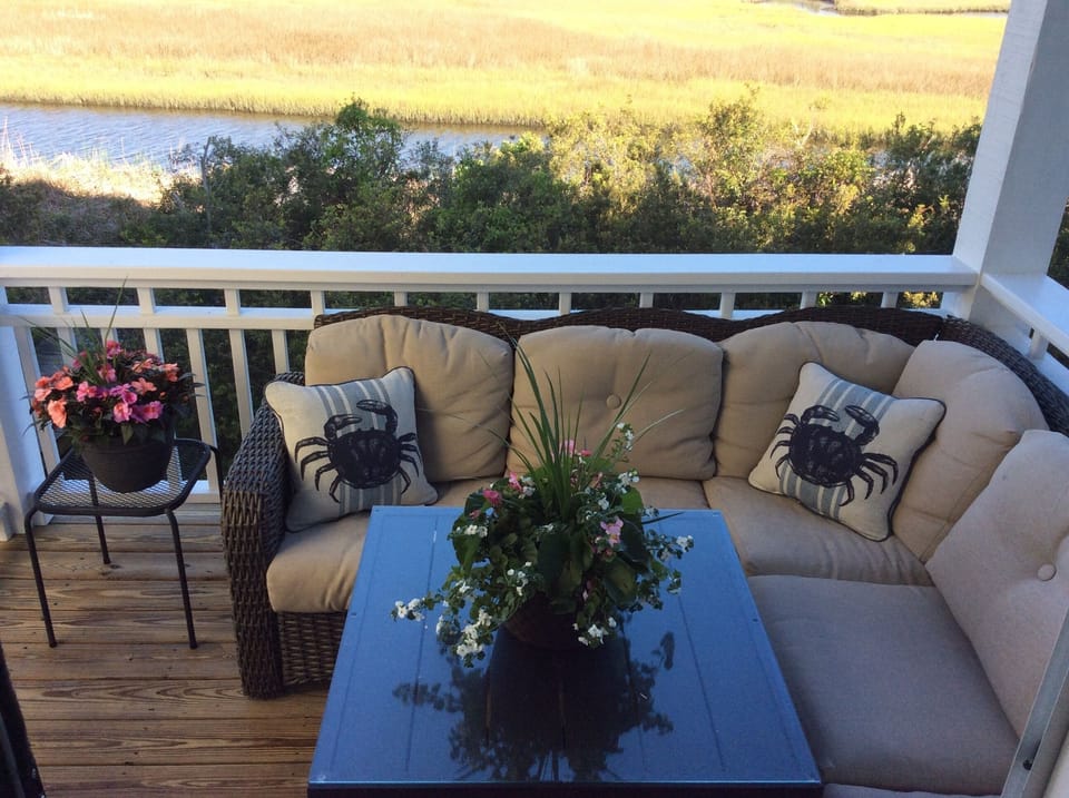 1st Floor Deck picture 1