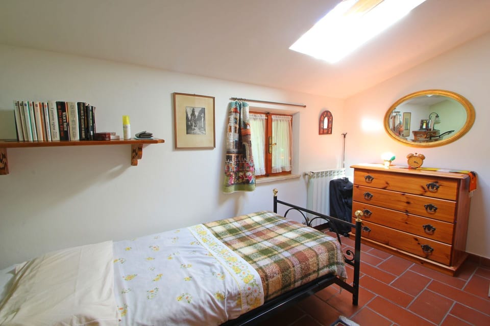 Single bed room