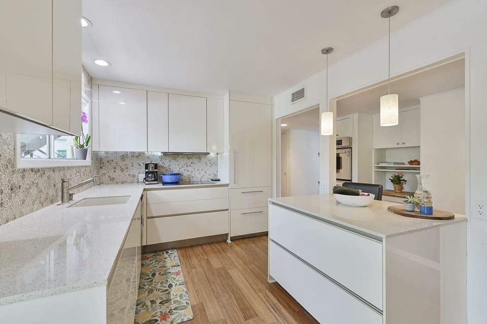 Kitchen (Induction Cooktop)