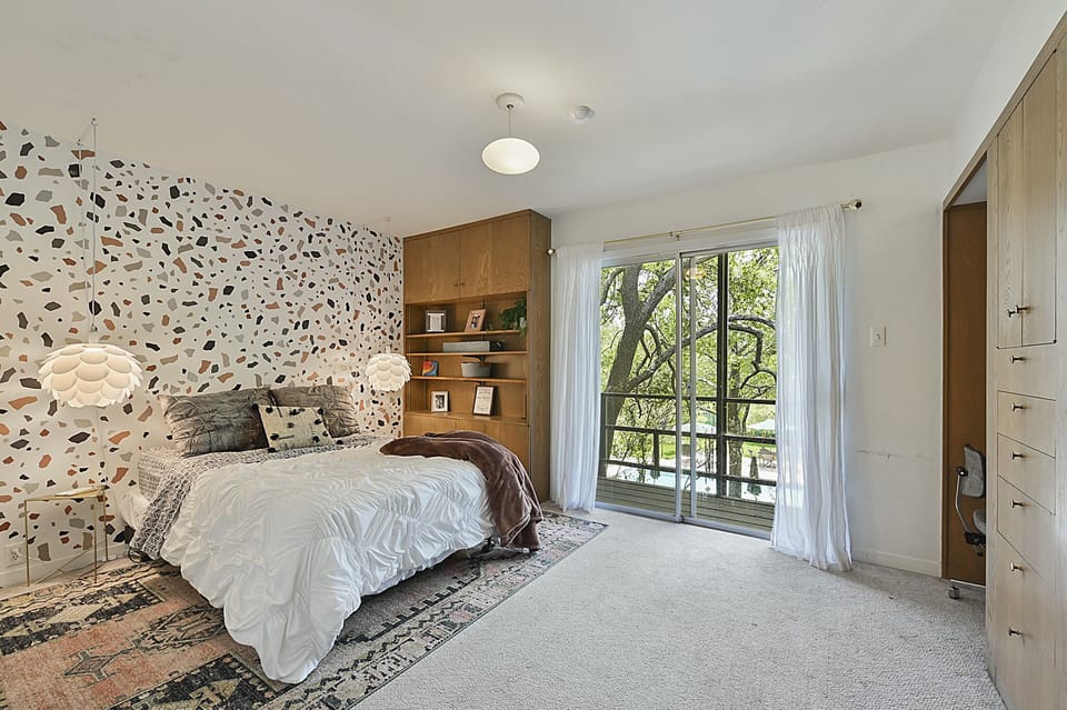 Upstairs Bedroom 1 (full bed)