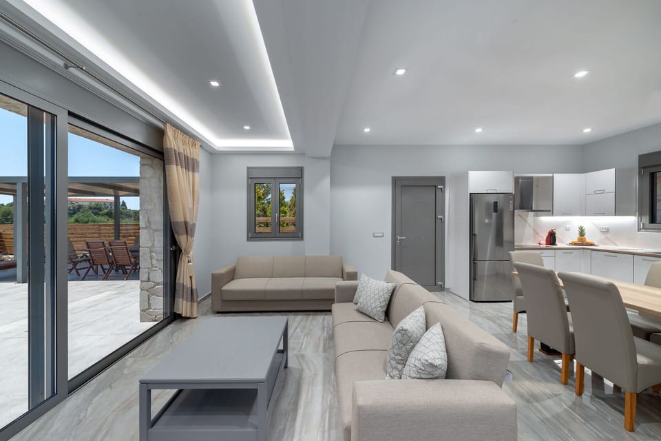 Living room & Dining room