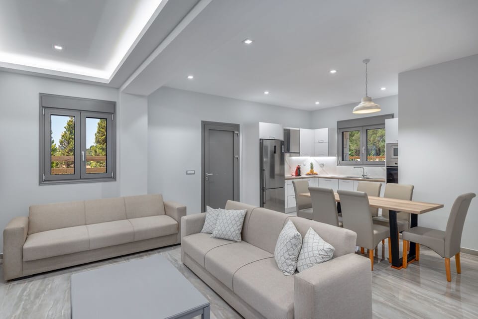 Living room & Dining room