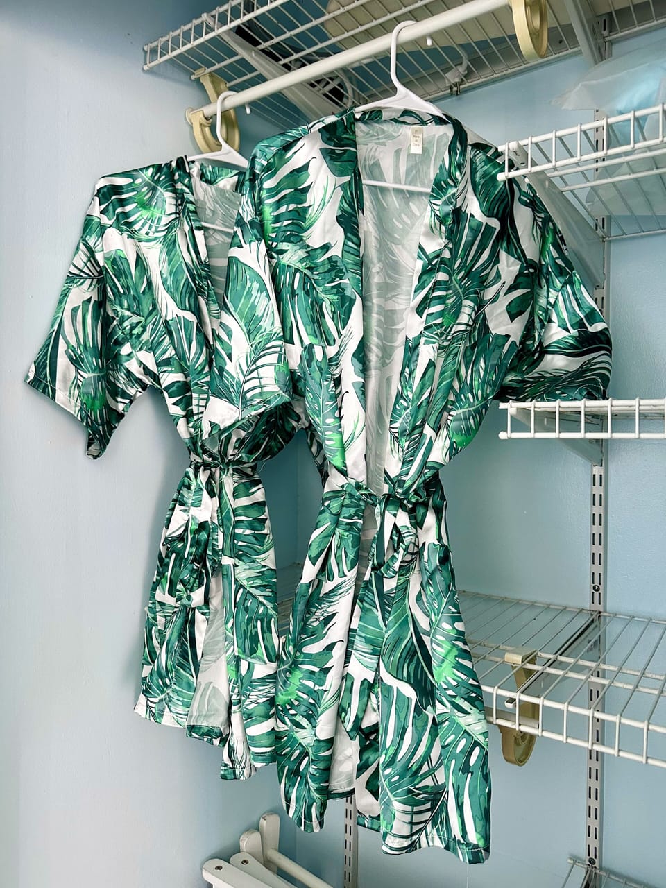 Bath robes/beach robes for all guests