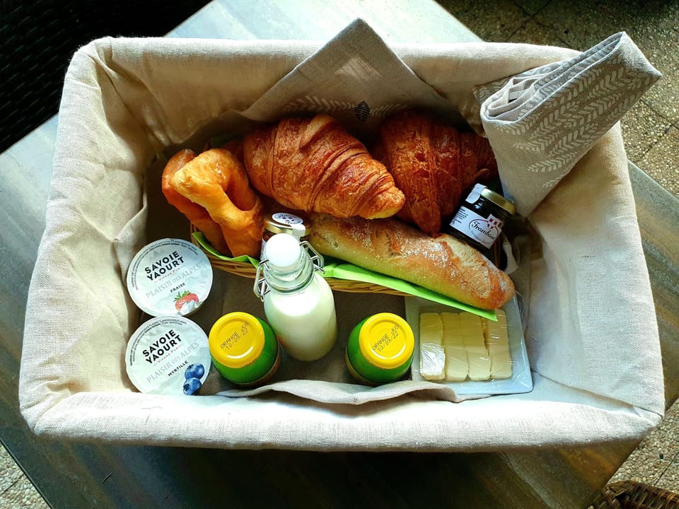 Daily continental breakfast for a fee