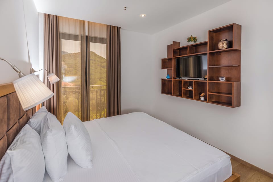 Classic Apartment | Premium bedding, minibar, in-room safe, desk